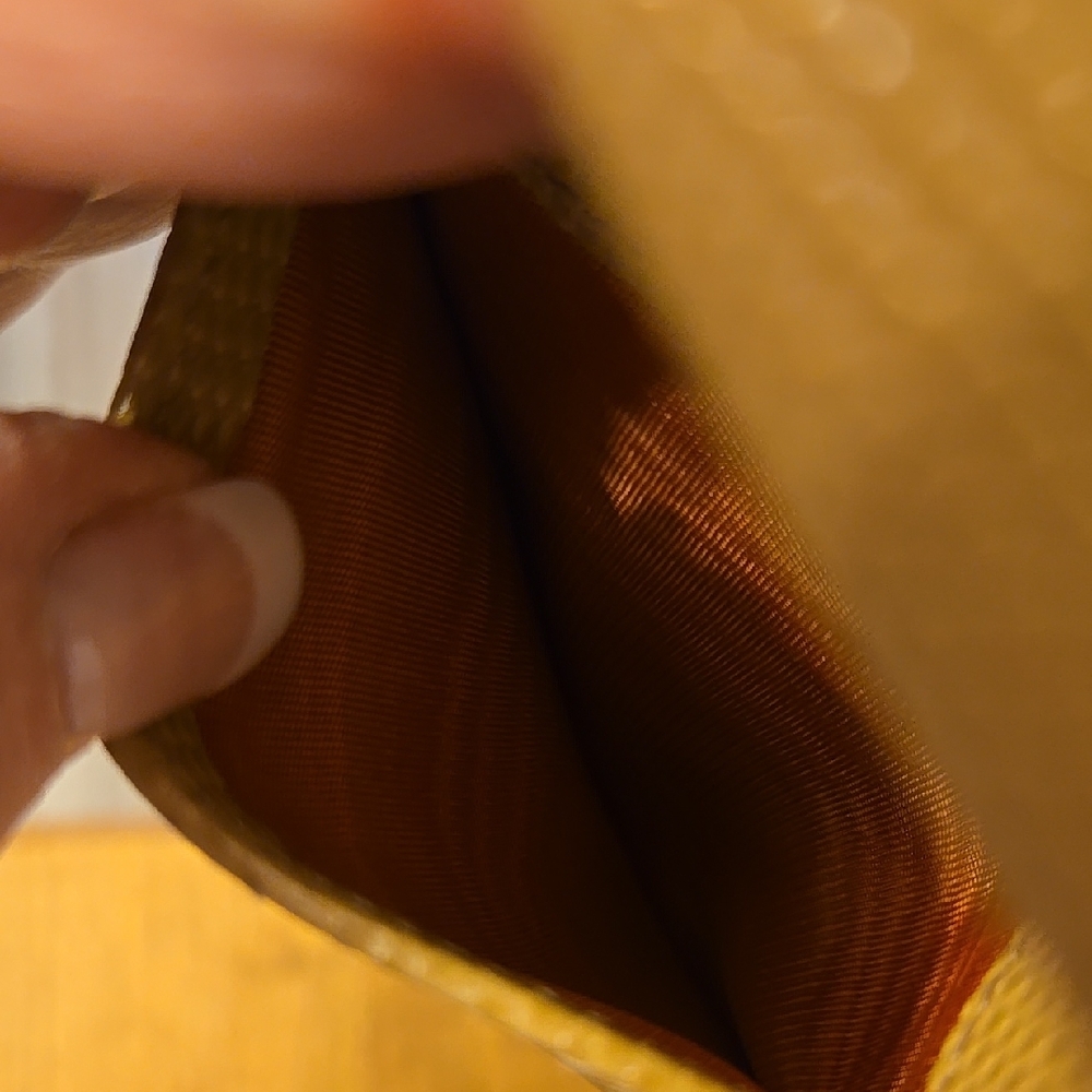 Salvatore Ferragamo/Vintage/Tan Bifold Wallet - Picture 9 of 10
